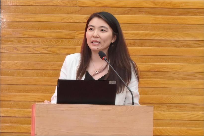 主旨发言 万健玲 主旨发言 万健玲