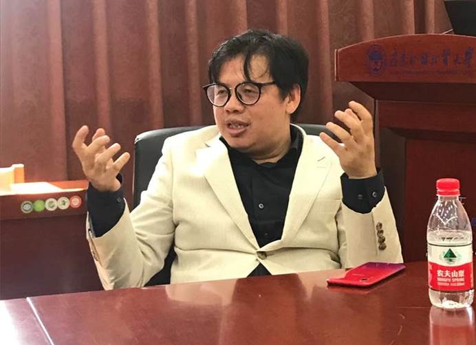 说明: D:\李子丹\新闻和照片\2019\学术\11.1 丁建新讲座\丁建新.jpg 说明: D:\李子丹\新闻和照片\2019\学术\11.1 丁建新讲座\丁建新.jpg